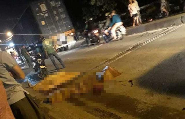 Ngay khi gây ra tai nạn, tài xế xe đầu kéo container đã lái xe bỏ chạy khỏi hiện trường.