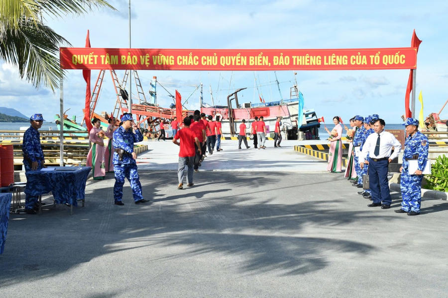 Bộ Tư lệnh Vùng Cảnh sát biển 4 diễn tập huy động nhân lực, tàu thuyền, phương tiện dân sự tham gia bảo vệ bảo vệ chủ quyền biển, đảo