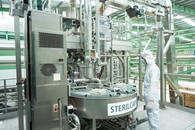 Khả năng v&ocirc; tr&ugrave;ng tuyệt đối, buồng chiết r&oacute;t c&oacute; ti&ecirc;u chuẩn sạch như ph&ograve;ng mổ l&agrave; cơ sở để T&acirc;n Hiệp Ph&aacute;t đưa ra thị trường c&aacute;c sản phẩm sạch tự nhi&ecirc;n.