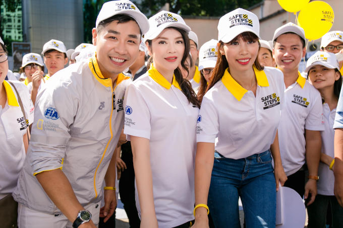 Lý Nhã Kỳ khoe vẻ thần thái hút hồn dù chạy 3 show 1 ngày