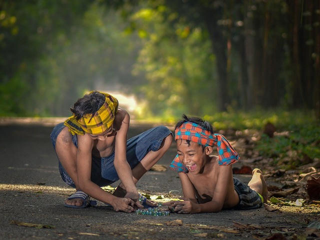 Bức “Niềm vui bên bạn thân” của @aburizchi (Indonesia)