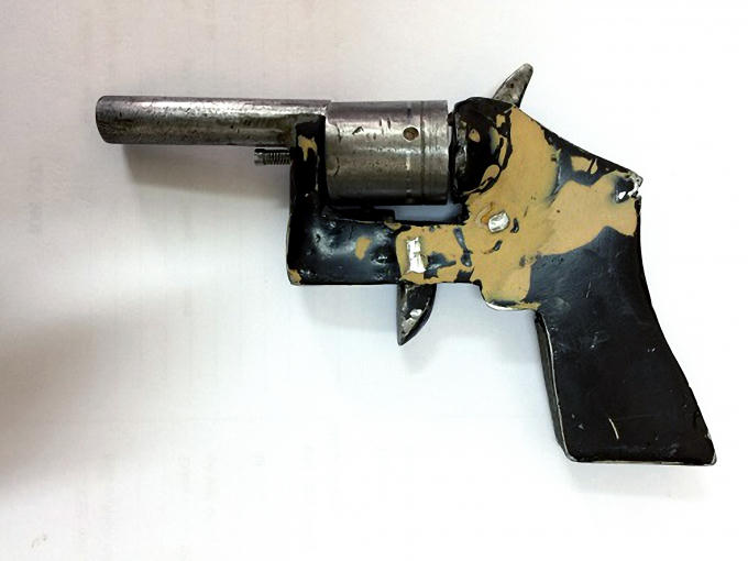 Khẩu súng là phương tiện gây án của đối tượng Huỳnh Văn Dũng mà cơ quan Công an thu giữ.