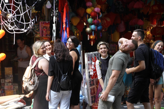 Và họ thích thú tạo dáng trước ống kính máy ảnh.