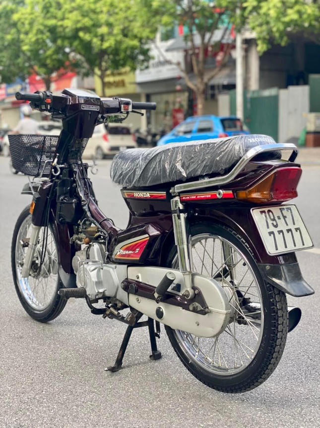 Honda Dream đời 2000 biển số tứ qu&yacute; rao b&aacute;n 170 triệu đồng ảnh 1