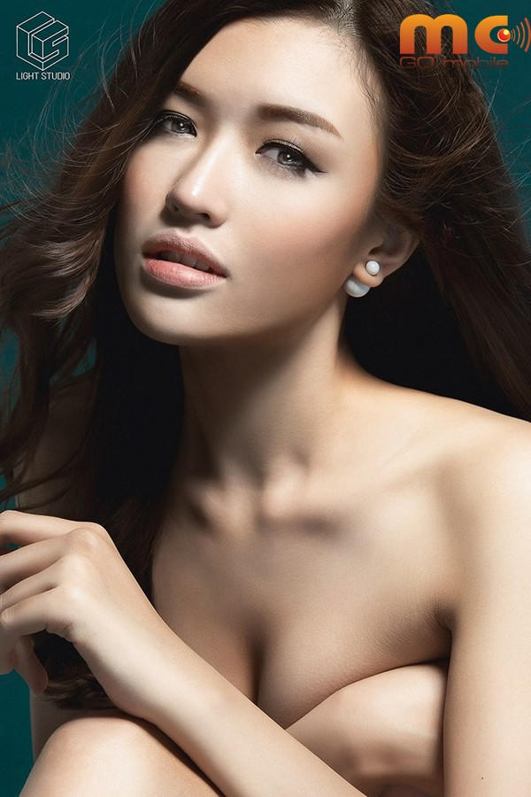 Nữ game thủ giống hoa hậu đăng quang Nữ ho&agrave;ng trang sức Việt Nam 2015