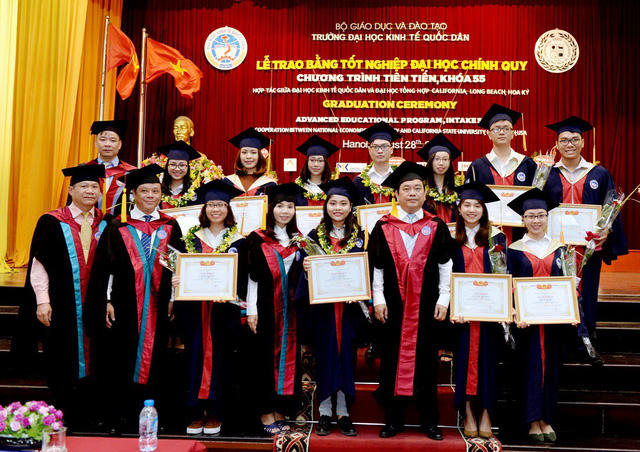 Cần đổi mới mạnh mẽ về tư duy truyền thống trong quan hệ “thầy trò” để phù hợp với xã hội mới đang trong quá trình chuyển đổi nhanh chóng và hội nhập quốc tế sâu, rộng.
