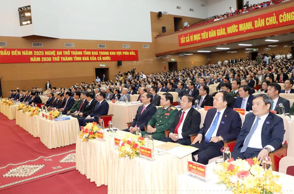 Các đại biểu khách mời Trung ương và các tỉnh Hà Tĩnh, Quảng Binh tham dự Đại hội. Ảnh: Phạm Bằng