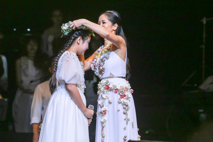 Bằng Kiều, Hồng Nhung t&acirc;m sự về thời thiếu nhi đi h&aacute;t trong &ldquo;Tuổi thơ t&ocirc;i&rdquo;