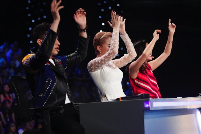 Jayden phiêu trên sân khấu với