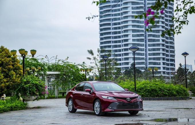 Toyota Camry 2019 nhập khẩu từ Th&aacute;i Lan gi&aacute; b&aacute;n từ 1,029 tỷ đồng