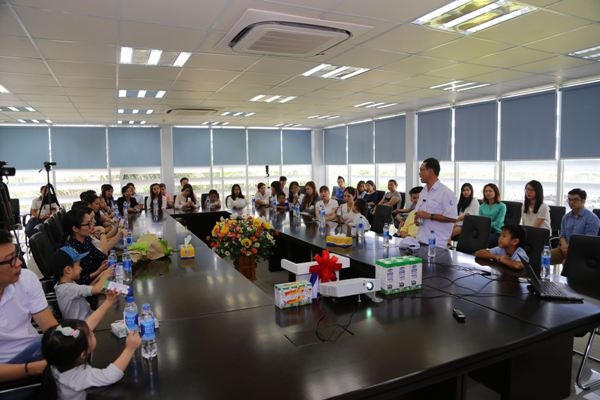 Giám đốc nhà máy Vinamilk: "Mục tiêu của Vinamilk là nâng tầm dinh dưỡng chất lượng quốc tế cho các sản phẩm sữa, từ đó tạo cơ hội cho trẻ em Việt Nam được sử dụng sản phẩm dinh dưỡng không thua kém sản phẩm nước ngoài với giá cả hợp lý".