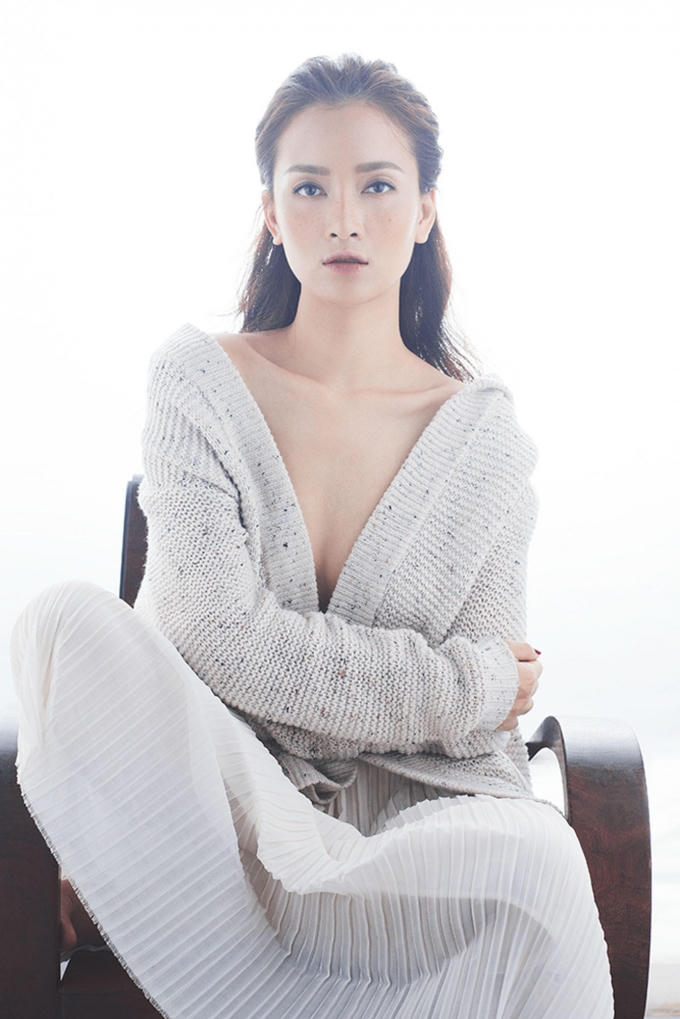 &Aacute;i Phương bất ngờ tung hit kể về t&igrave;nh cũ