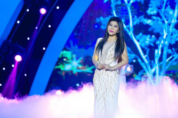 Ca sĩ Sơn Tuyền.