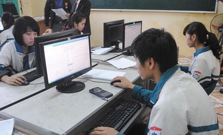 Đợt 1 của kỳ thi ĐGNL có khoảng 70.000 thí sinh đăng ký và nộp lệ phí tuyển sinh, cao gấp 1,5 lần so với đợt 1 năm 2015 (45.000 lượt).