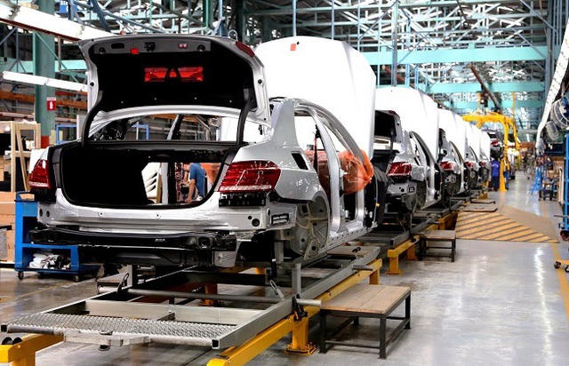 Xe hạng sang lắp ráp trong nước sẽ được hưởng lợi nhiều nhất khi phí trước bạ giảm 50%.