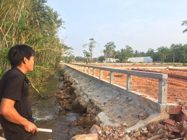 Sau khi báo chỉ phản ánh về tình trạng phân lô, bán nền... băm nát đảo ngọc Phú Quốc, Phó Thủ tướng thường trục Trương Hòa Bình đã có công văn chỉ đạo thanh tra việc quản lý sử dụng đất nông nghiệp trên địa bàn huyện Phú Quốc.