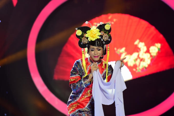 Tập 4 Gương mặt th&acirc;n quen: Bạch C&ocirc;ng Khanh chiến thắng v&igrave; &aacute;c hơn phi&ecirc;n bản gốc Ho&agrave;i Linh