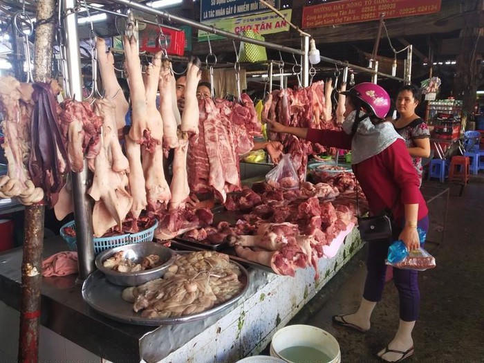 Giá heo tăng từ một đến hai ngàn đồng mỗi ngày