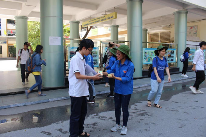 07D41FDC-B439-48C5-8776-4F9BB9C4C9DF.