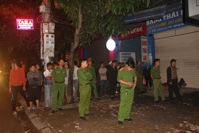 Đến 23h40' cùng ngày, đối tượng đã đầu thú.