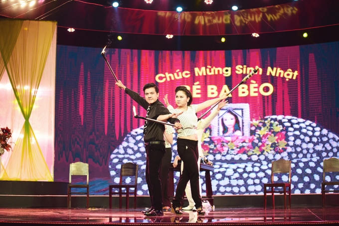 Gil L&ecirc; l&uacute;ng t&uacute;ng khi Trấn Th&agrave;nh tr&ecirc;u chọc chuyện bị &eacute;p lấy chồng