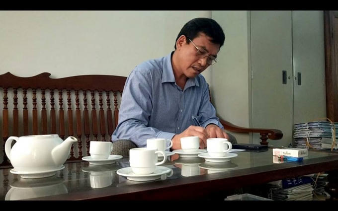 Ông Phạm Xuân Quang, Phó Ban quản lý dự án, xác nhận có việc nhà thầu lấp đất đá ùn tắc khe suối, gây bức xúc cho nhân dân.