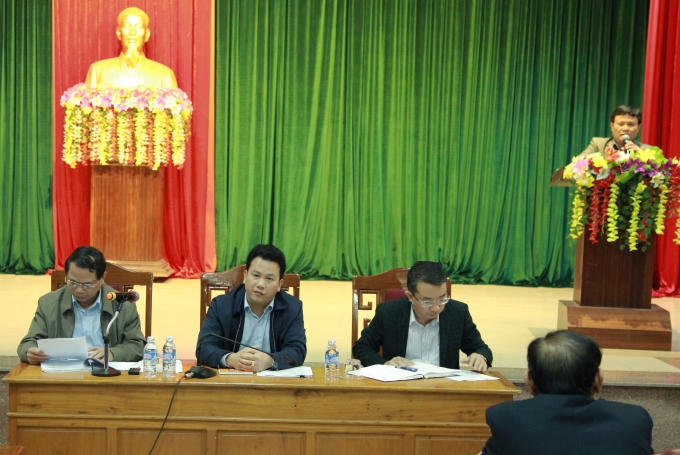 Toàn cảnh buổi đối thoại với bà con tiểu thương chợ Hà Tĩnh sáng 29/11.