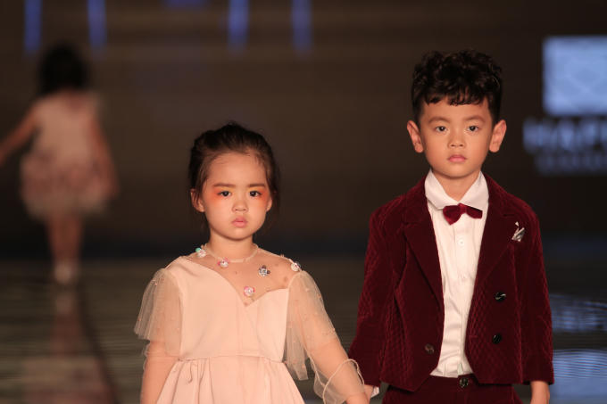 Bên cạnh sự chuyên nghiệp thì nét ngây thơ trong sáng cũng làm nên thành công cho buổi diễn.