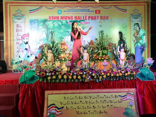 Lễ mừng Phật đản cũng đã được tổ chức long trọng tại chùa Đậu, Bắc Ninh.