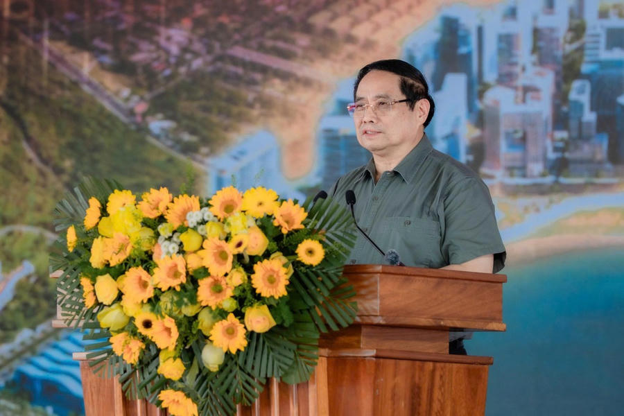 Thủ tướng Phạm Minh Chính đánh giá việc khởi công các dự án.