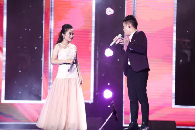 Thần tượng Bolero 2017 tập 8: Cặp đôi Phương Liên - Đình Toàn được Lệ Quyên, Mr.Đàm khen nức nở