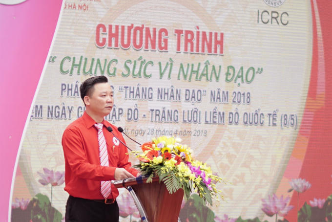 &Ocirc;ng Nguyễn Sỹ Trường - Chủ tịch Hội Chữ thập đỏ th&agrave;nh phố H&agrave; Nội ph&aacute;t biểu khai mạc buổi lễ.