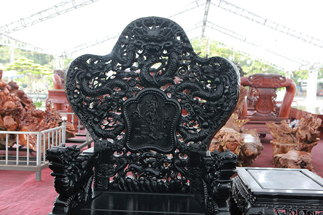 dai gia thanh hoa "vac" bo sieu ban ghe 27 ty di trien lam hinh anh 13