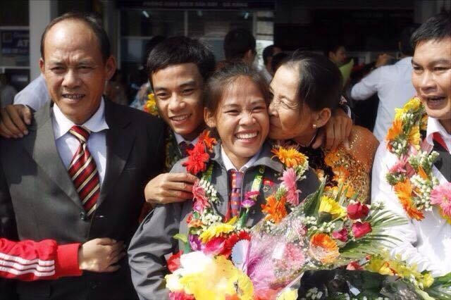 Thanh Phúc, Thành Ngưng hạnh phúc trong chiến thắng, với tất cả tình yêu bên ba má.
