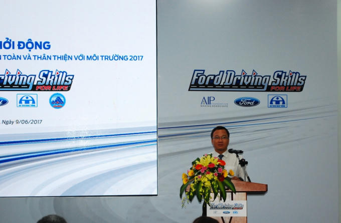 Ông Khuất Việt Hùng chia sẻ về tình trạng tai nạn giao thông tại Việ  Nam.