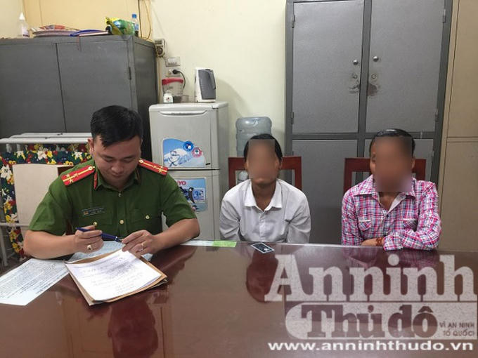 Hai cô gái trẻ may mắn được giải cứu khỏi tội phạm mua bán người. (Ảnh: báo An ninh thủ đô)