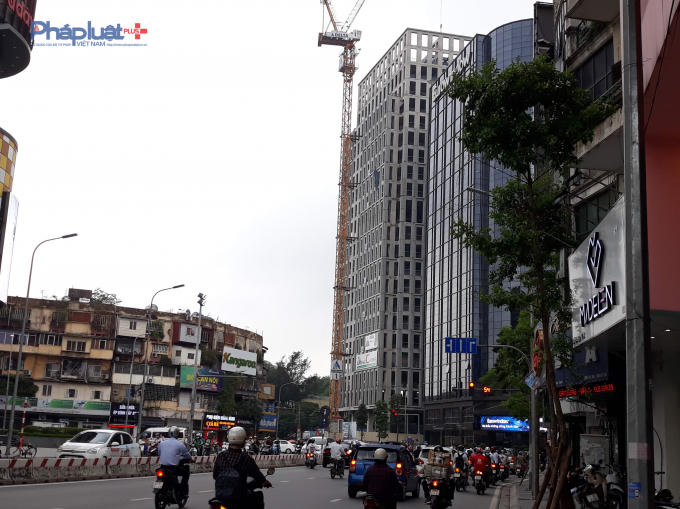 Dự án nằm tại ngã tư Chùa Bộc – Phạm Ngọc Thạch.