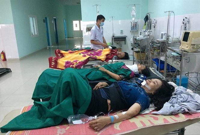 Các nạn nhân cấp cứu tại Bệnh viện Đa Khoa Kon Tum.