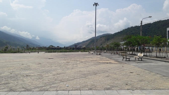 Toàn cảnh quảng trường.