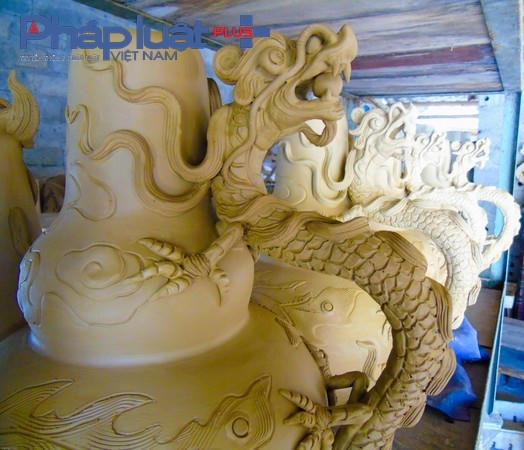 Một lái buôn đã có nhiều năm mua các sản phẩm gốm của làng cho biết: “ Sản phẩm của làng luôn được mọi người ưu chuộng, vì chất lượng bền lâu, chất đất tốt và mẫu mã đẹp”.
