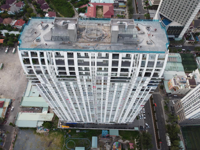 Ông Hoàng Ngọc Hưng đã mua lại DNTN Sơn Thịnh 1 triệu đồng và trở thành ông chủ mới của chung cư Sơn Thịnh 2.