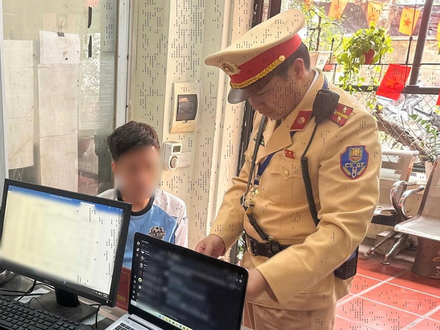 Tổ công tác bàn giao vụ việc cho Công an phường Định Công để tiếp tục xác minh, xử lý theo quy định.