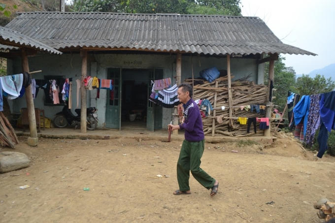 Võ sư Diu múa côn. (ảnh: Phàn Giào Họ)