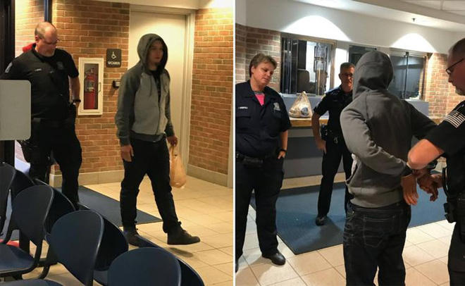 Michael Zydel đến đầu thú tại Sở Cảnh sát Redford Township