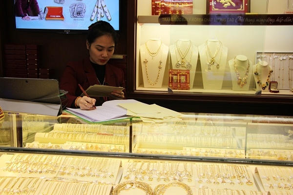 H&ocirc;m nay (8/4), gi&aacute; v&agrave;ng tăng 100 ngh&igrave;n đồng/lượng (Ảnh minh họa).