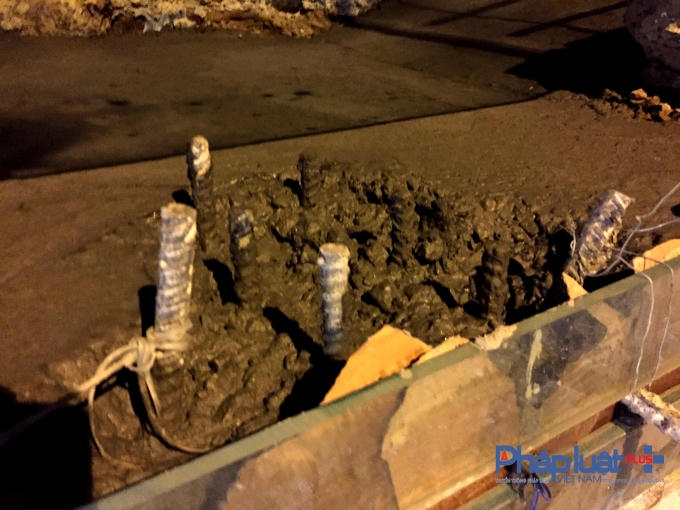 Nh&agrave; chờ bu&yacute;t nhanh ngh&igrave;n tỷ thi c&ocirc;ng sai, phải đập đi l&agrave;m lại