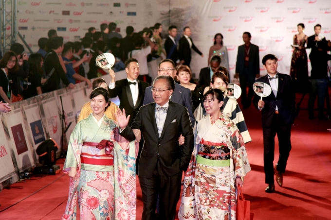 Dàn sao 'đổ bộ' thảm đỏ của Liên hoan phim quốc tế Hà Nội