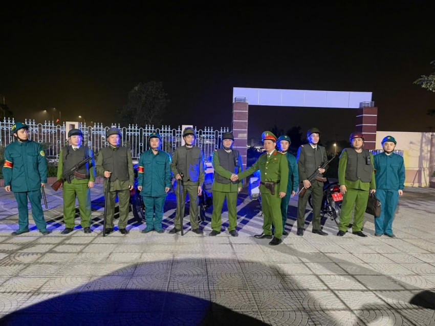 Lực lượng dân quân tự vệ và lực lượng bảo vệ an ninh, trật tự ở cơ sở xã Dương Hoà thực hiện công tác tuần tra, kiểm soát nhằm bảo vệ Đại hội đại biểu toàn quốc lần thứ XIV của Đảng trên địa bàn.