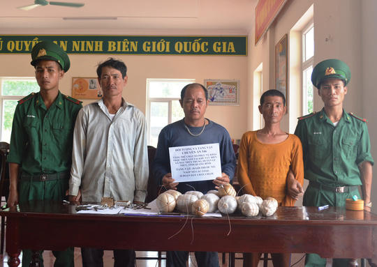 Bốn ngư dân Quảng Bình bị tạm giữ vì có hành vi tàng trữ trái phép vật liệu nổ trên tàu