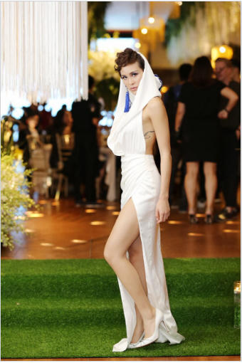 Phương Mai n&oacute;ng bỏng dự tiệc Tuần lễ Thời trang quốc tế Việt Nam